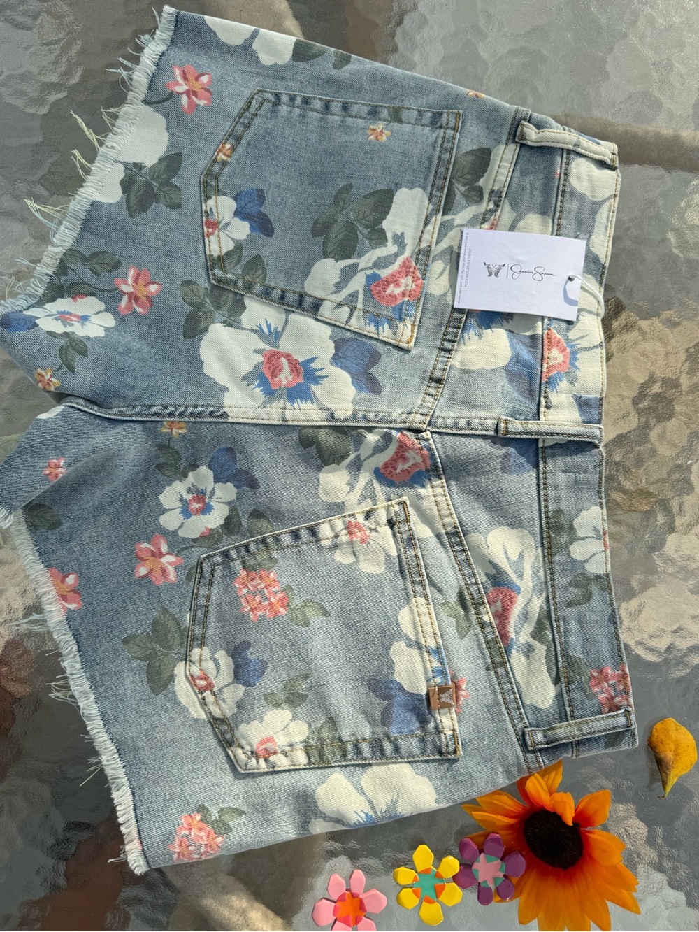 Jessica Simpson Ginger High Rise Floral Denim Shorts Size 6 NWT - Picture 5 of 17